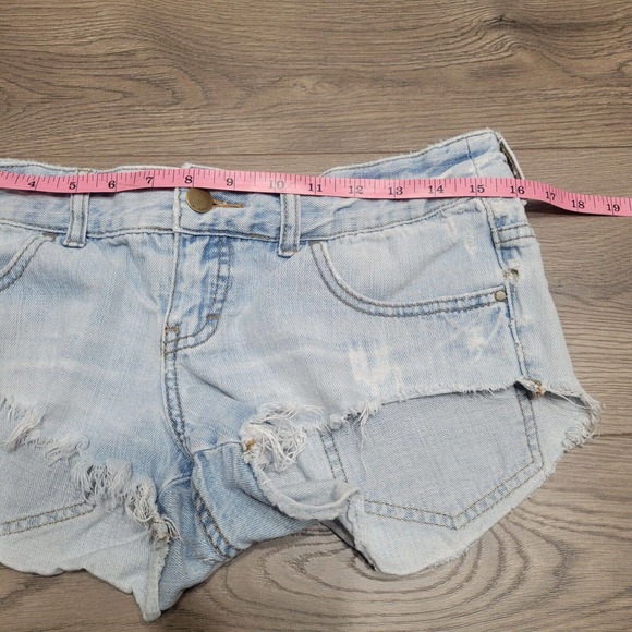 Billabong Shorts Womens 5 Blue Laneway Denim Jean Distressed Cut Off Classiccore - Picture 4 of 6